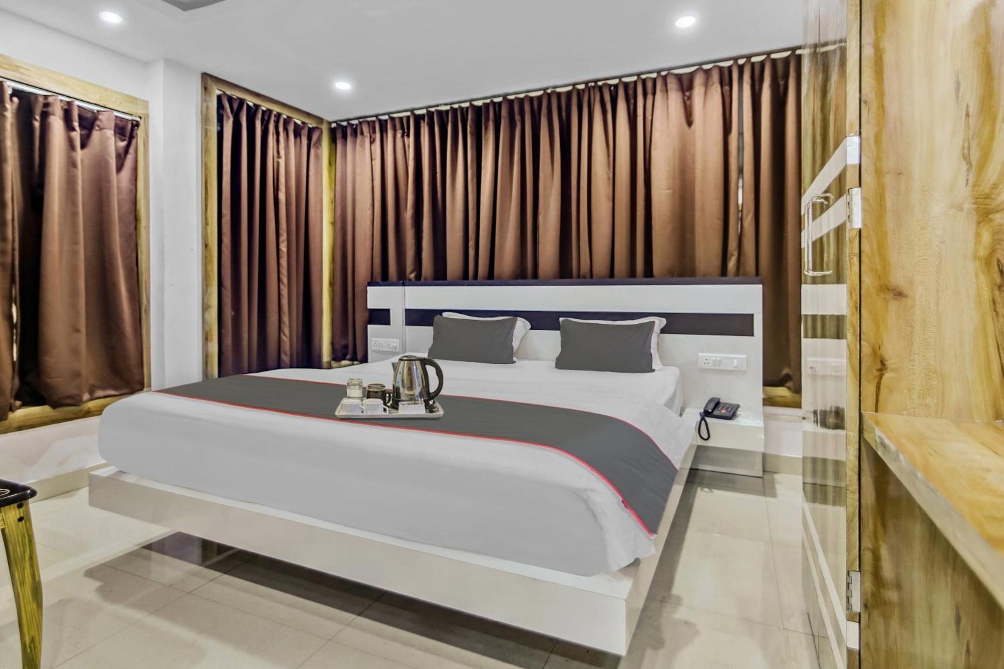 Capital O The Jumar Hotel Silwai Bagian luar foto